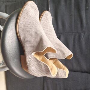 Lucky Brand Gray Perforated Flats